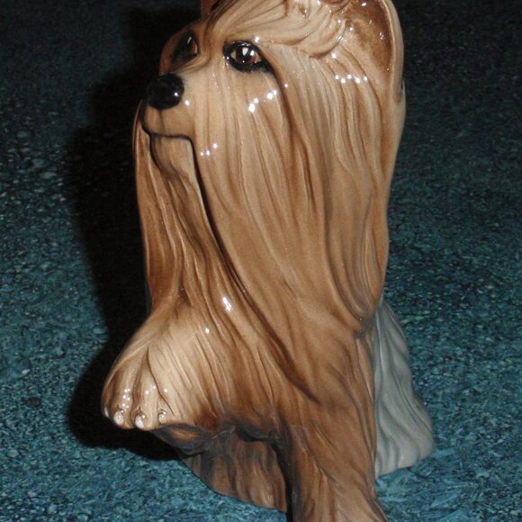 Royal Doulton "Yorkshire Terrier Seated" Collectible Dog Figurine DA119 - GIFT! - Picture 5 of 10